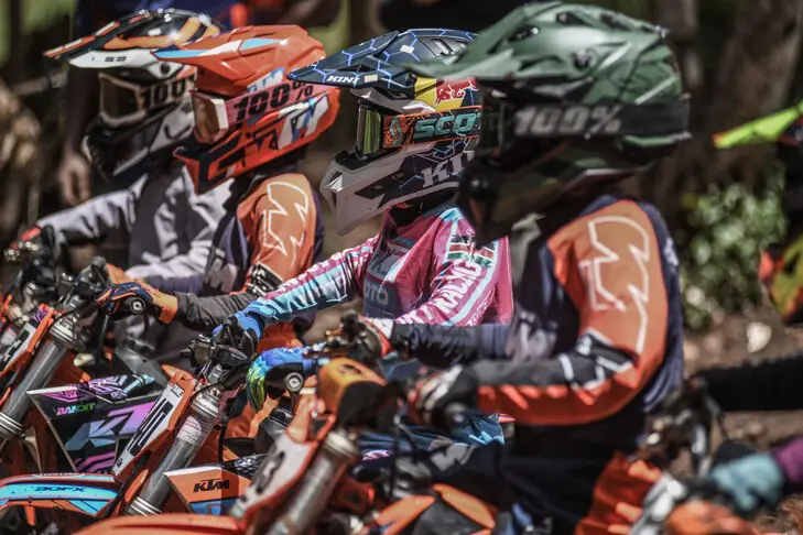 MOTOCROSS