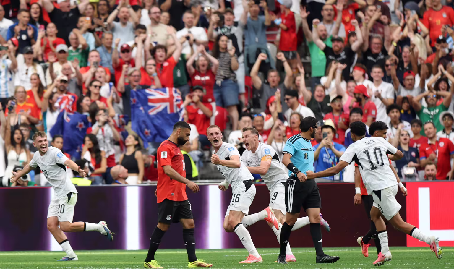 Finn Surman of New Zealand celebrates with Chris Wood 9 after scoring the team s first goal during the FIFA World Cup 2026 Group G match between New Zealand and Egypt a